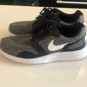 Nike Kashi Shoes